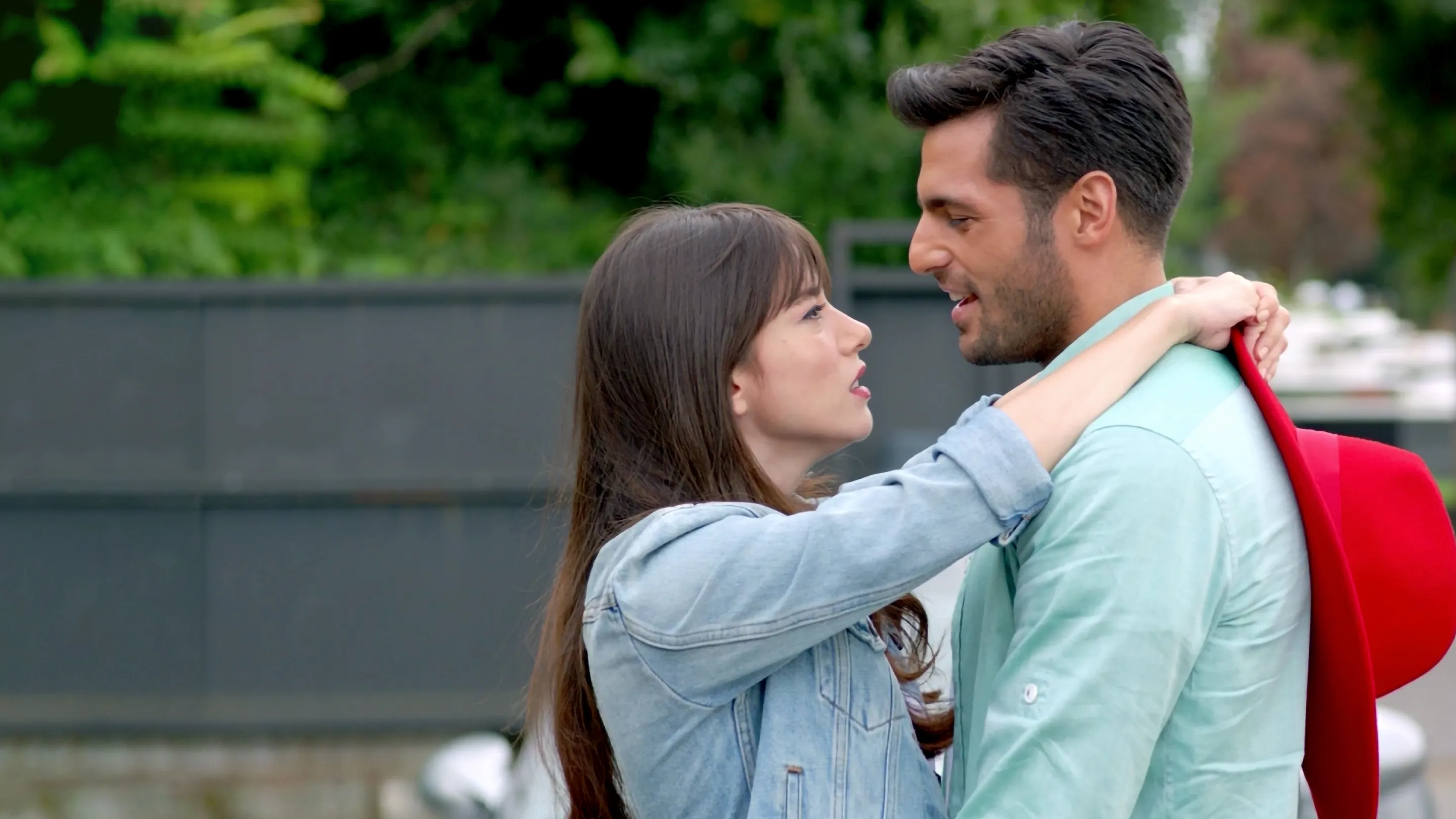 Kiraz Mevsimi İzleyin | Disney+