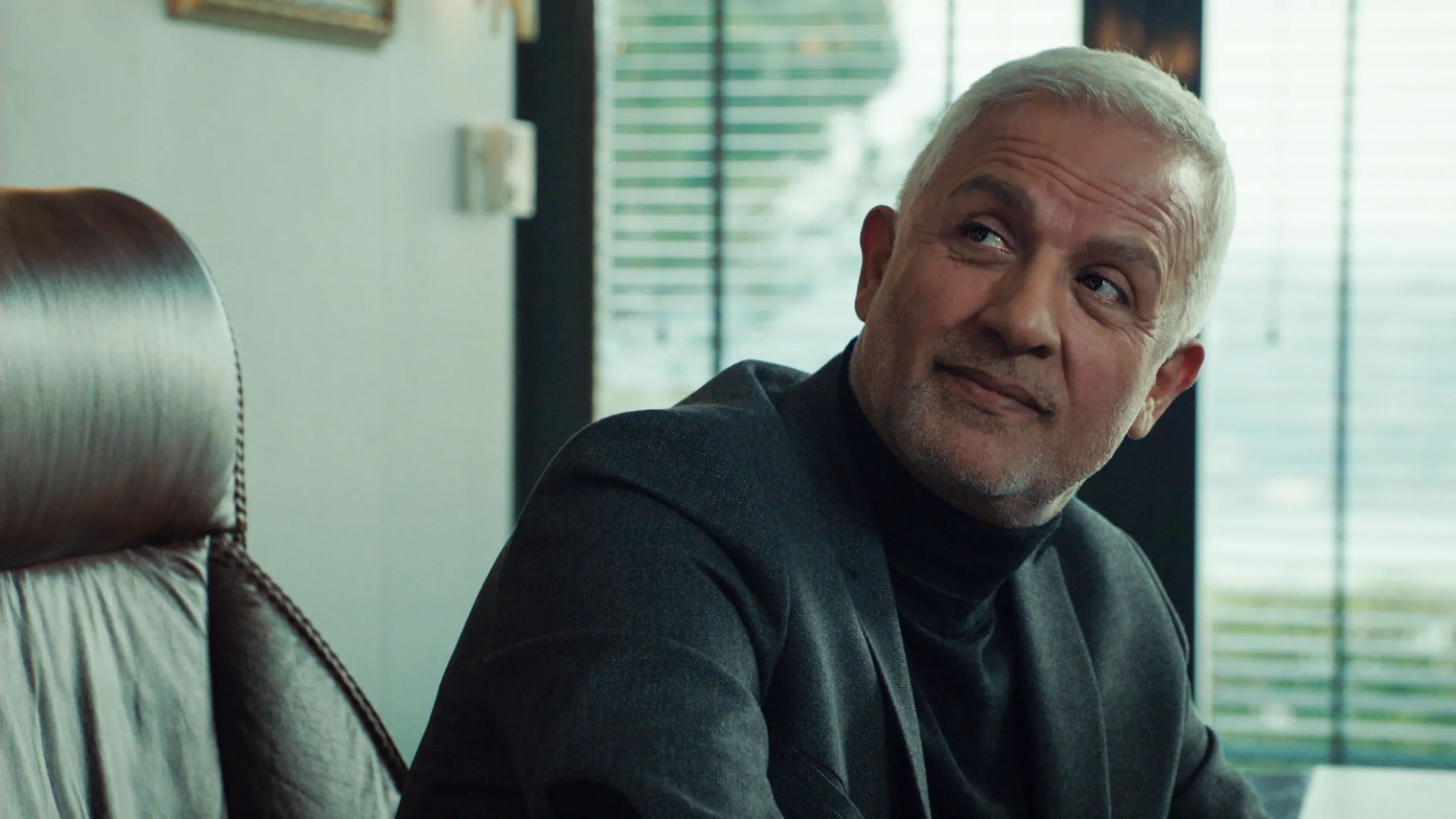 Yasak Elma İzleyin | Disney+
