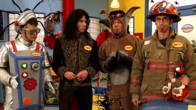 thumbnail - S3:E9 Haunted Halloween