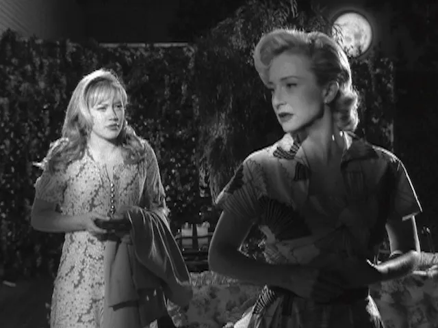 thumbnail - S2:E3 Mom's Best Friend