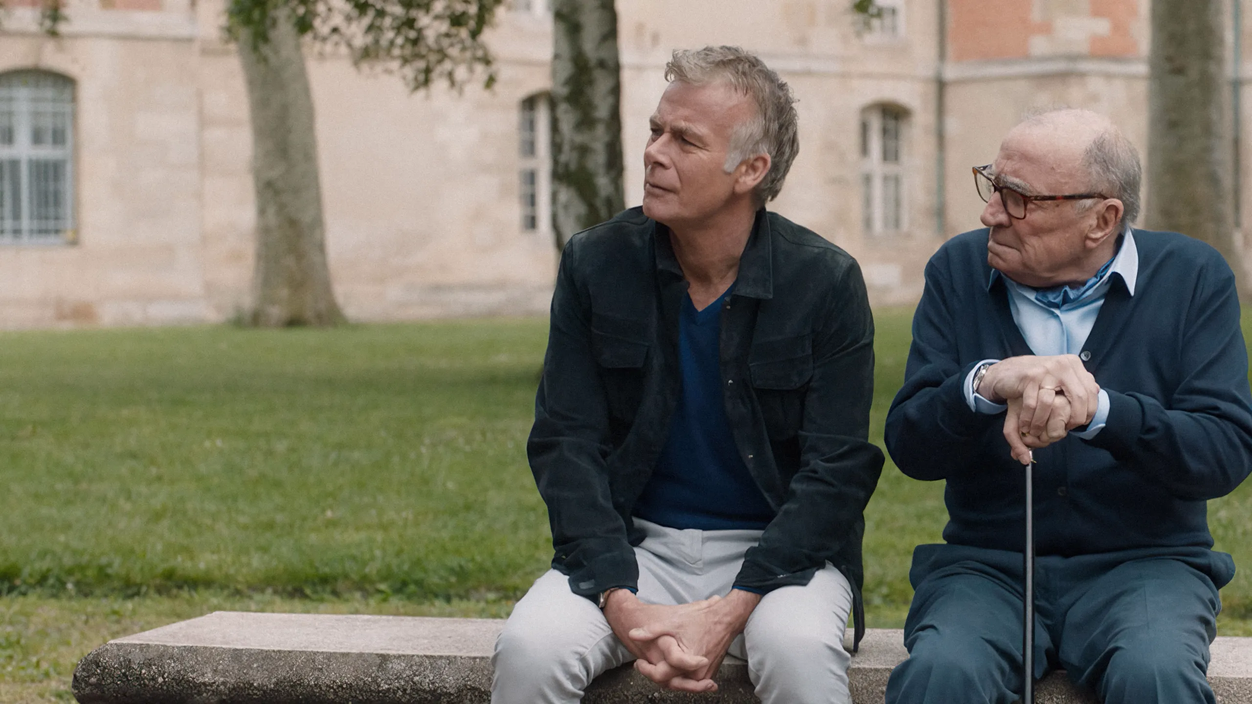 Tout le monde debout