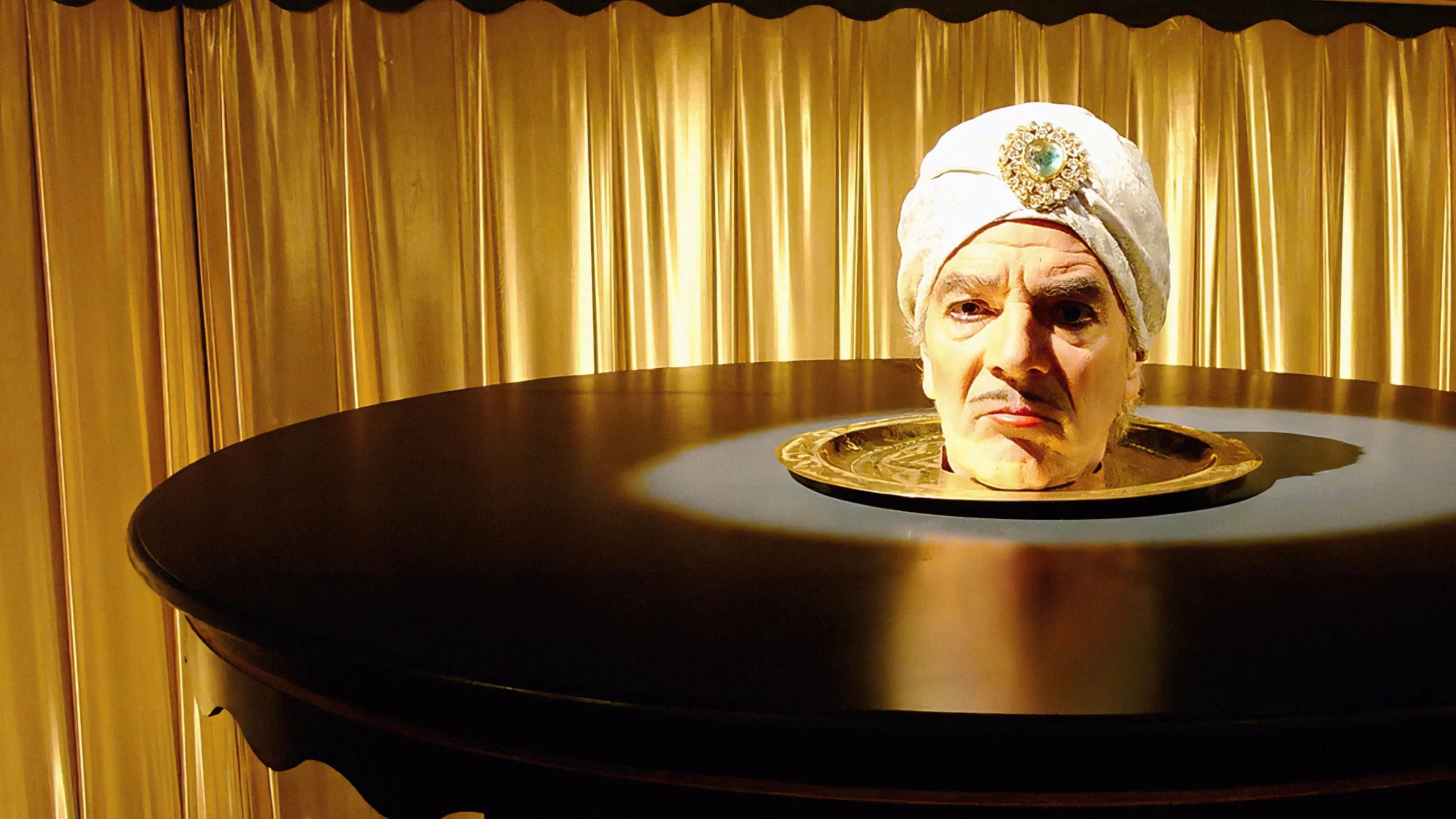 Le Parfum de la dame en noir