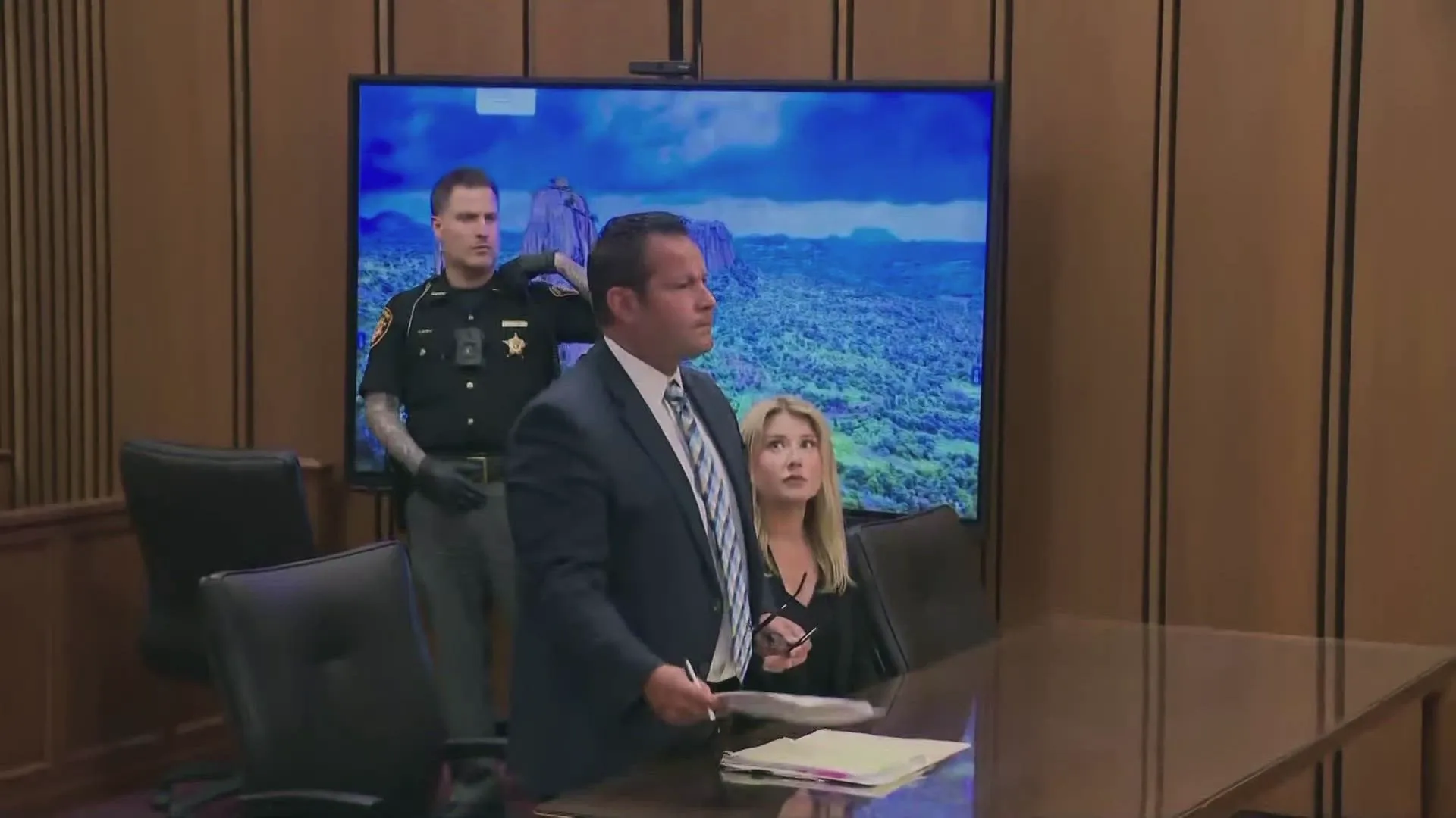 thumbnail - الموسم 9: الحلقة 7 ‪Court Cam - 909‬