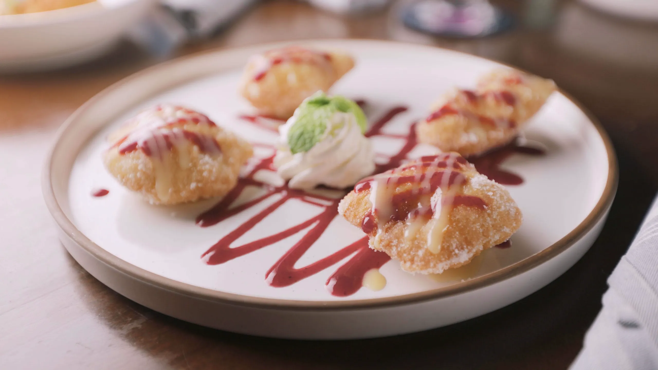 thumbnail - S52:E4 Barbecue, Beignets & Barbacoa