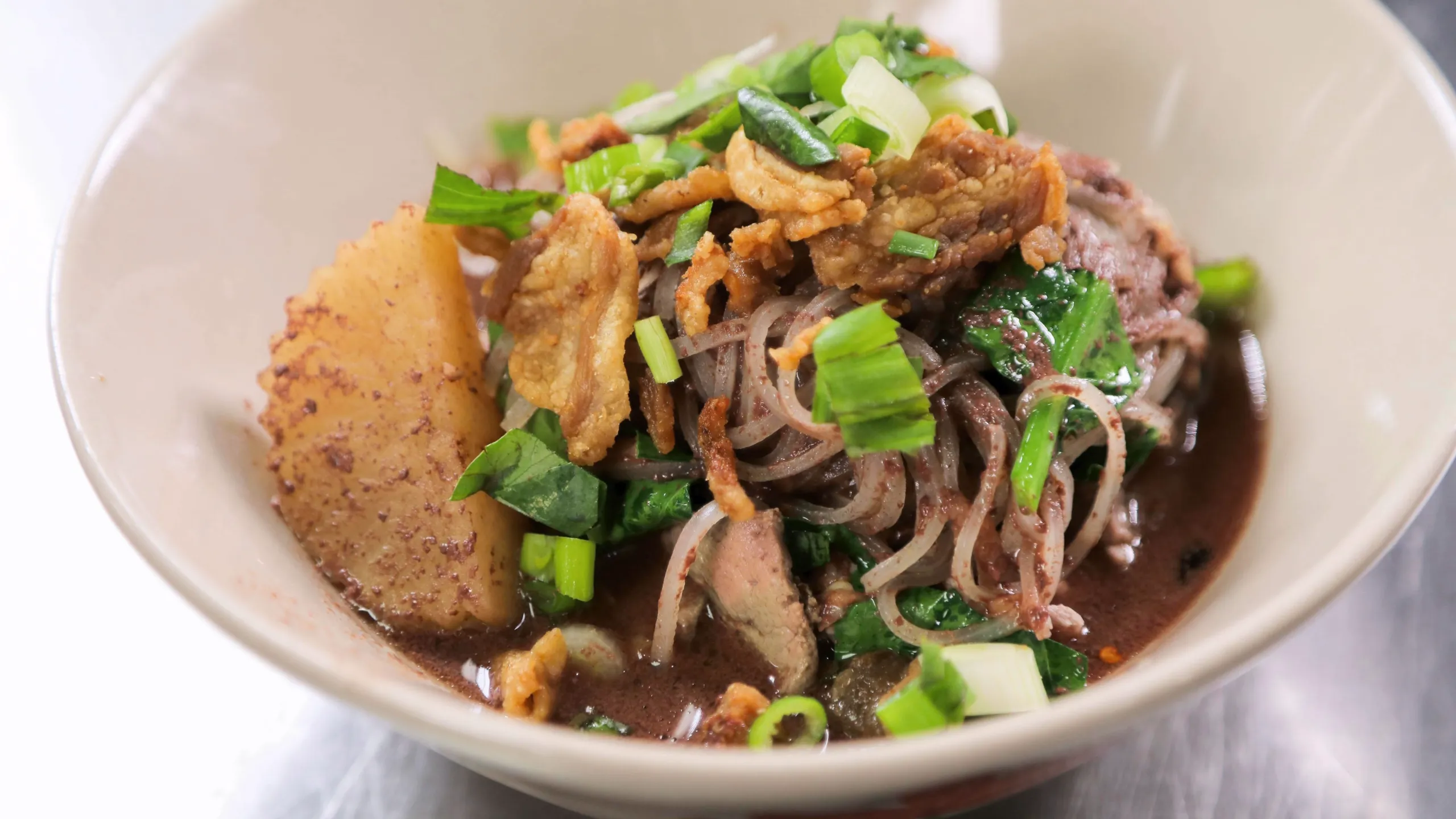 thumbnail - S52:E9 Trinidad, Thailand and Italy