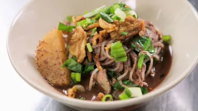 thumbnail - S52:E9 Trinidad, Thailand and Italy