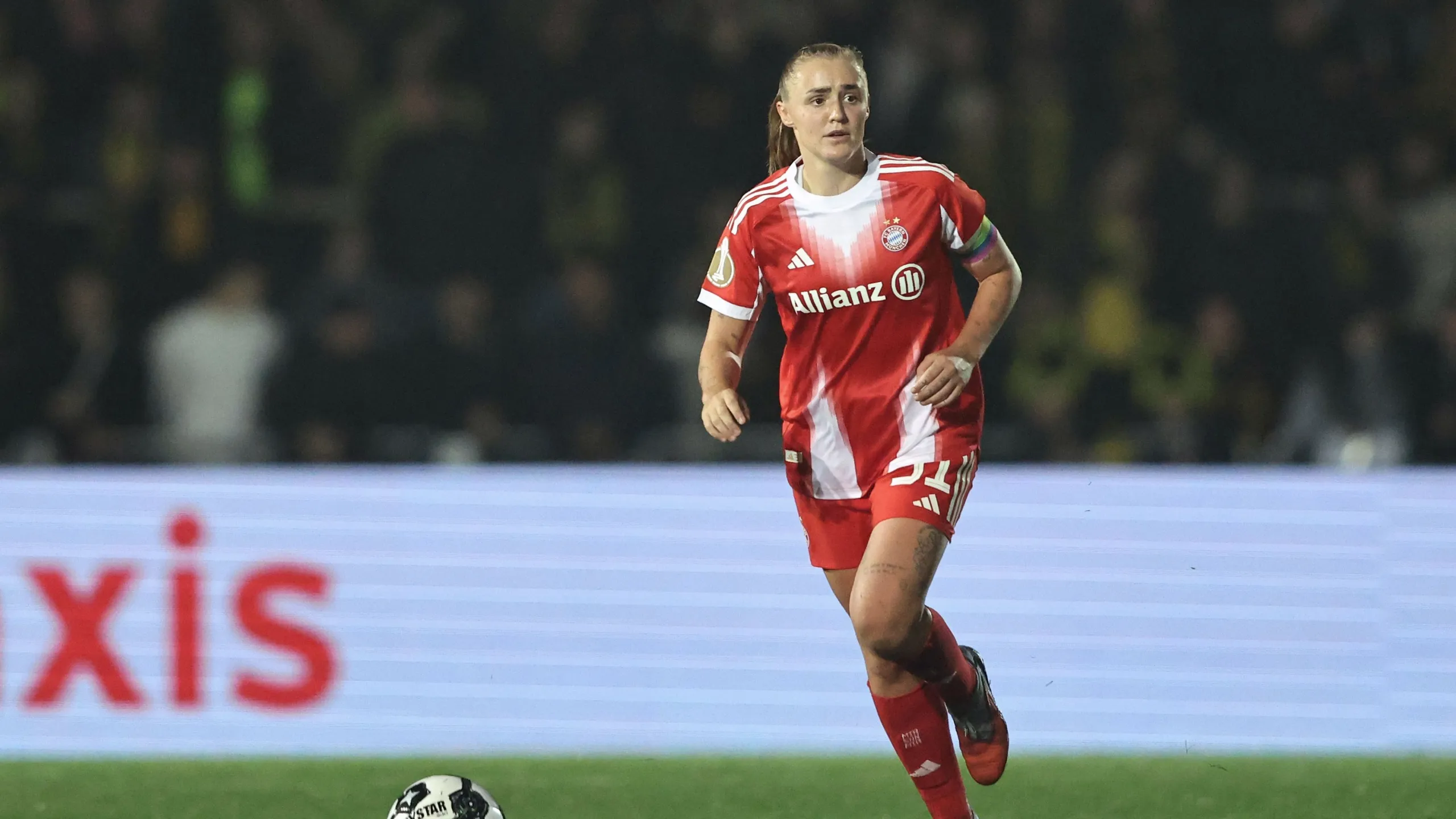 UEFA WCL Highlights: Bayern München v Arsenal FC
