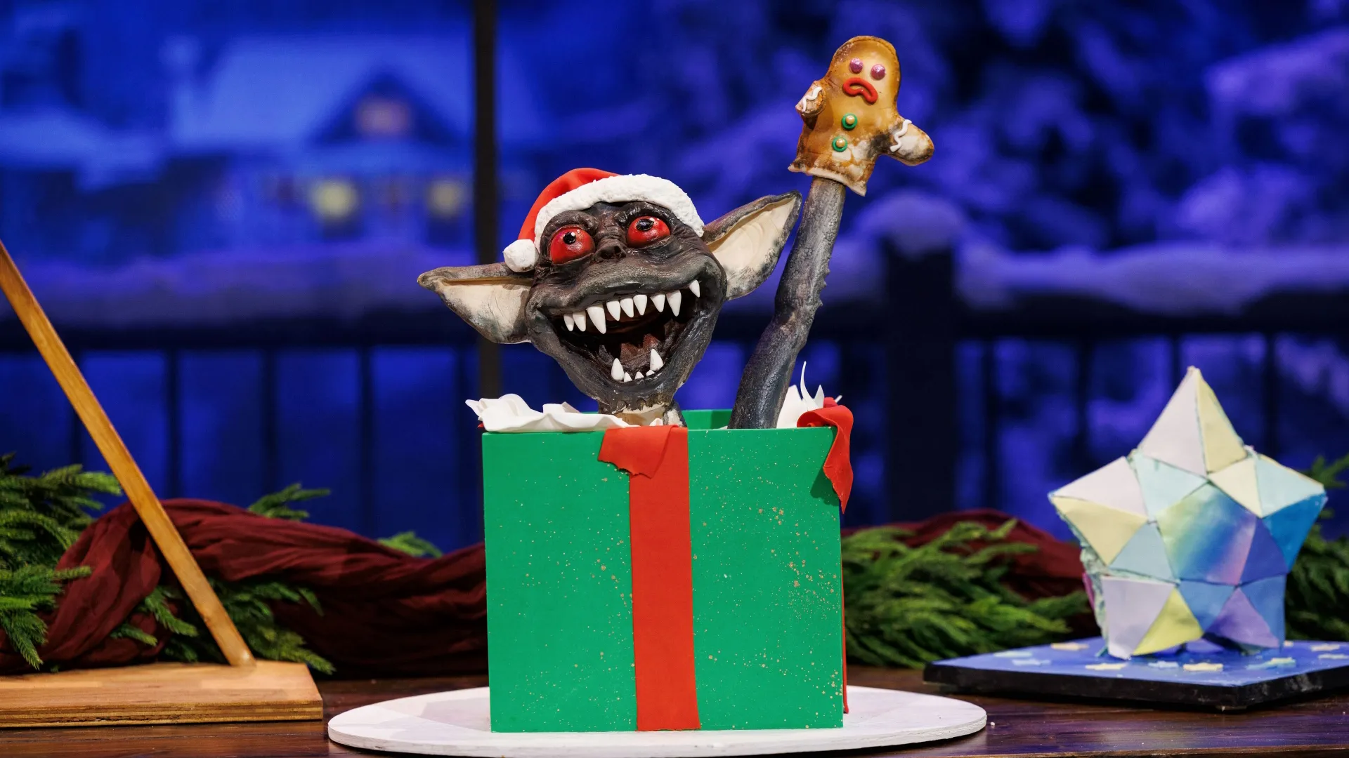 thumbnail - S1:E1 Home for the Holidays
