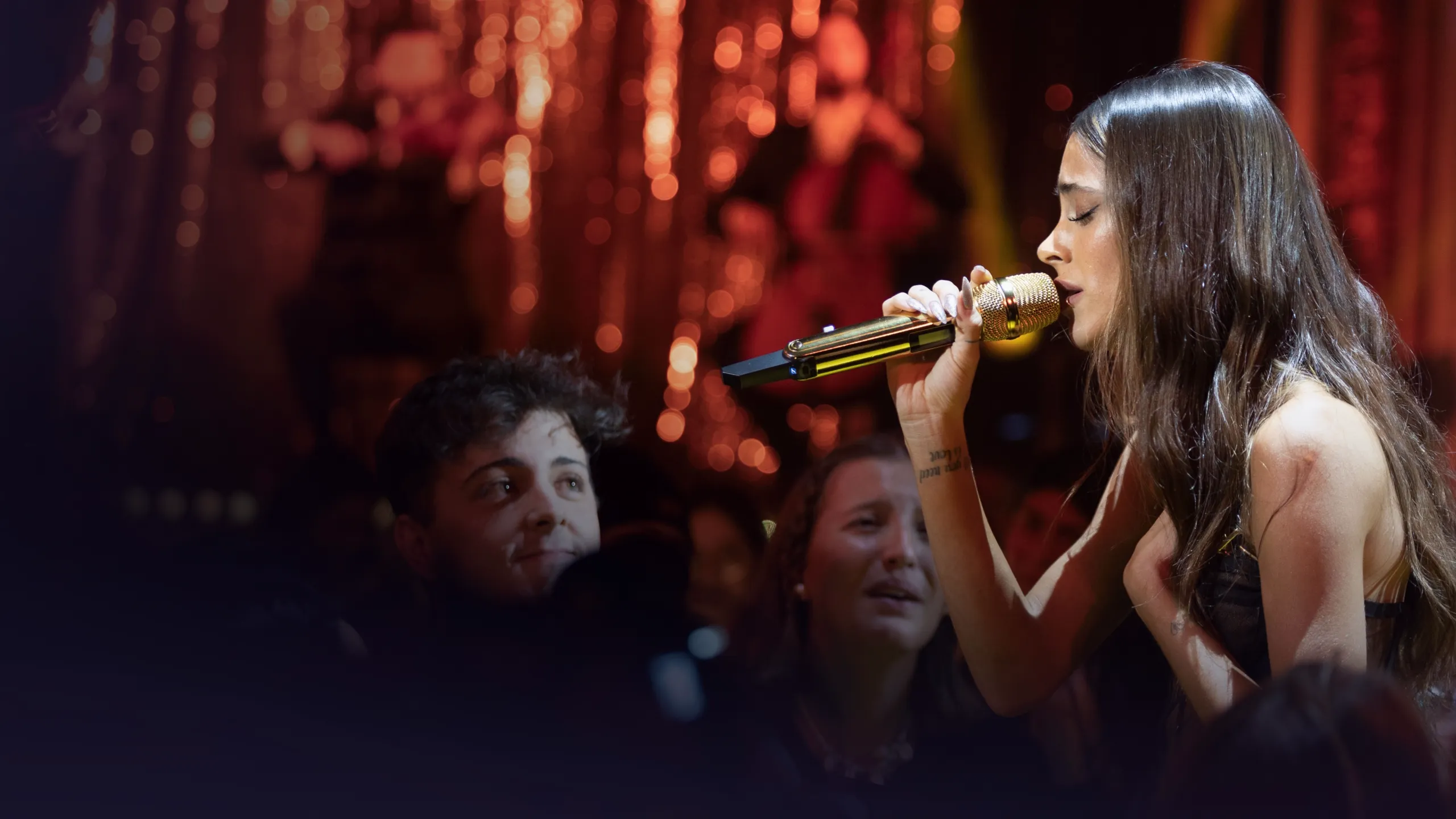Solo Amor Y Mil Canciones