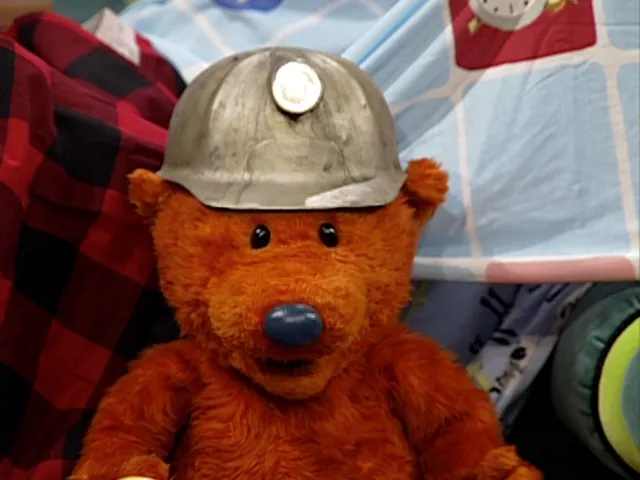 thumbnail - S4:E3 Show and Tell