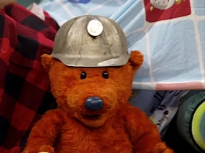 thumbnail - S4:E3 Show and Tell