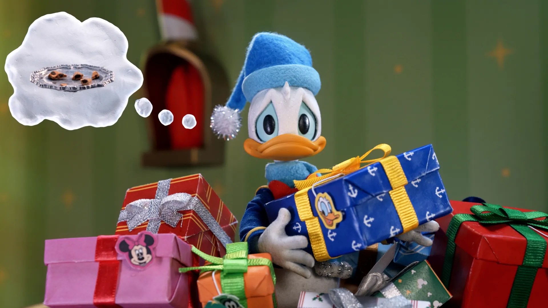 thumbnail - S1:E1 Jolly Ol' St. Nick