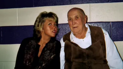 thumbnail - S20:E6 Tina Williamson