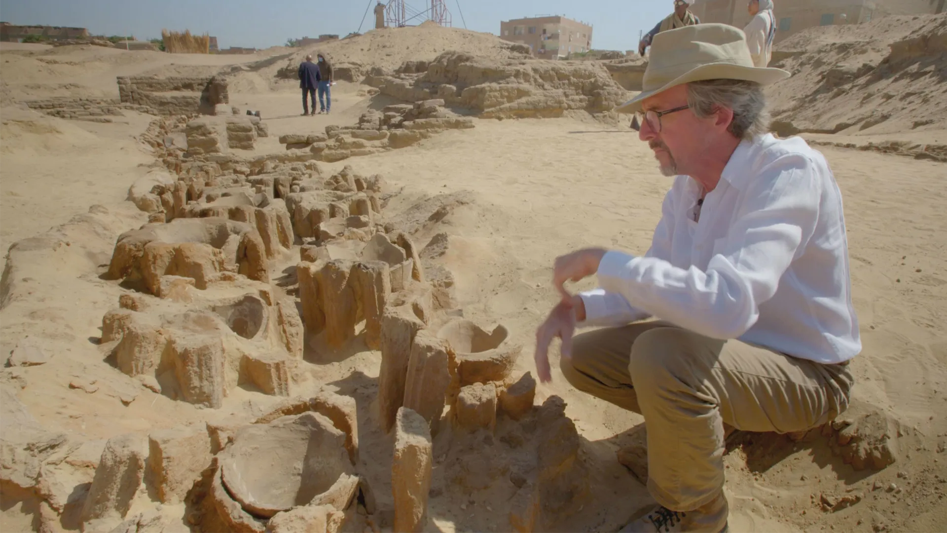 thumbnail - S4:E8 Rise of the Pyramids