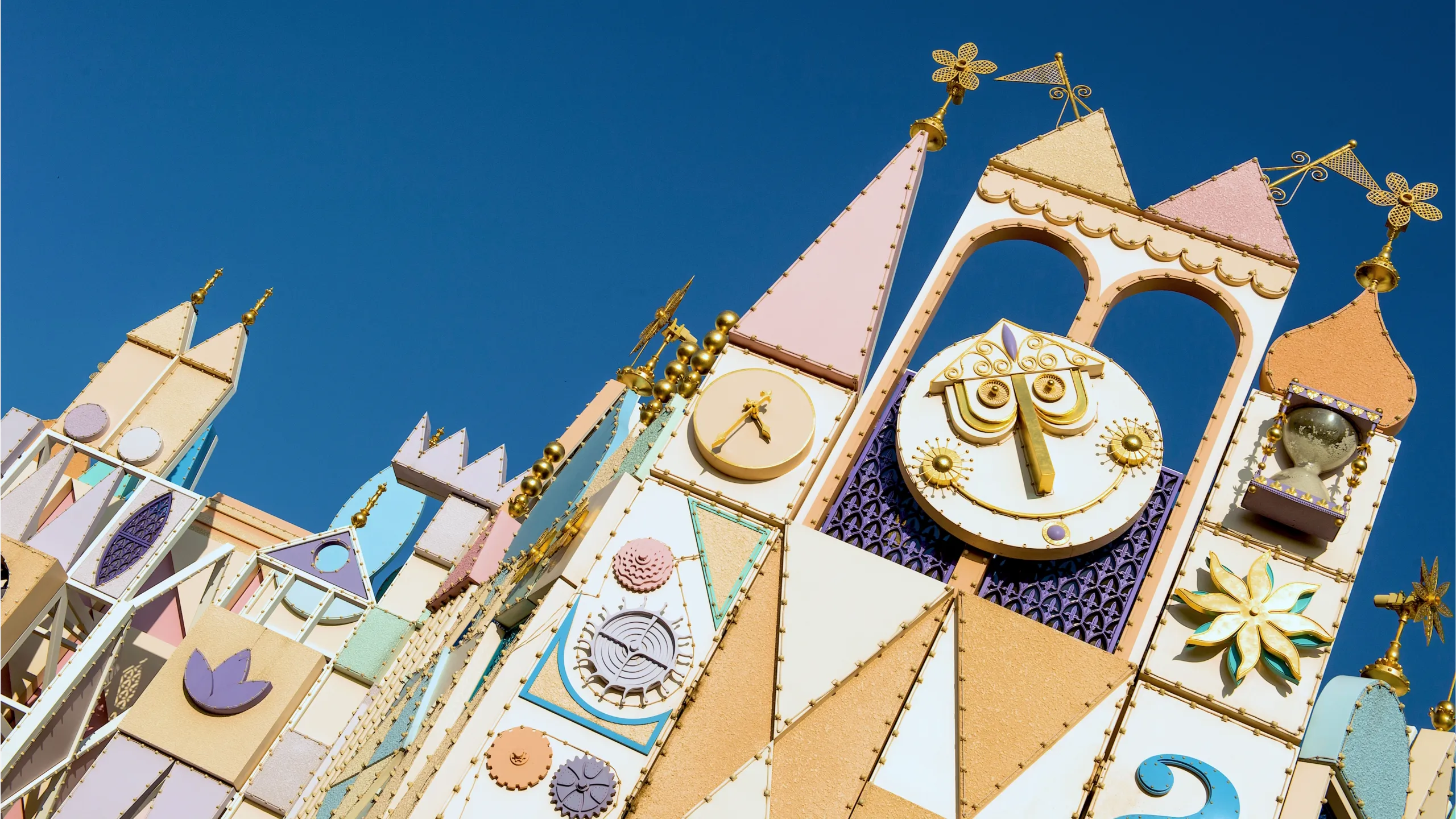 thumbnail - S1:F8 It's a Small World