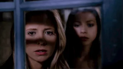 thumbnail - S7:E2 Beneath You