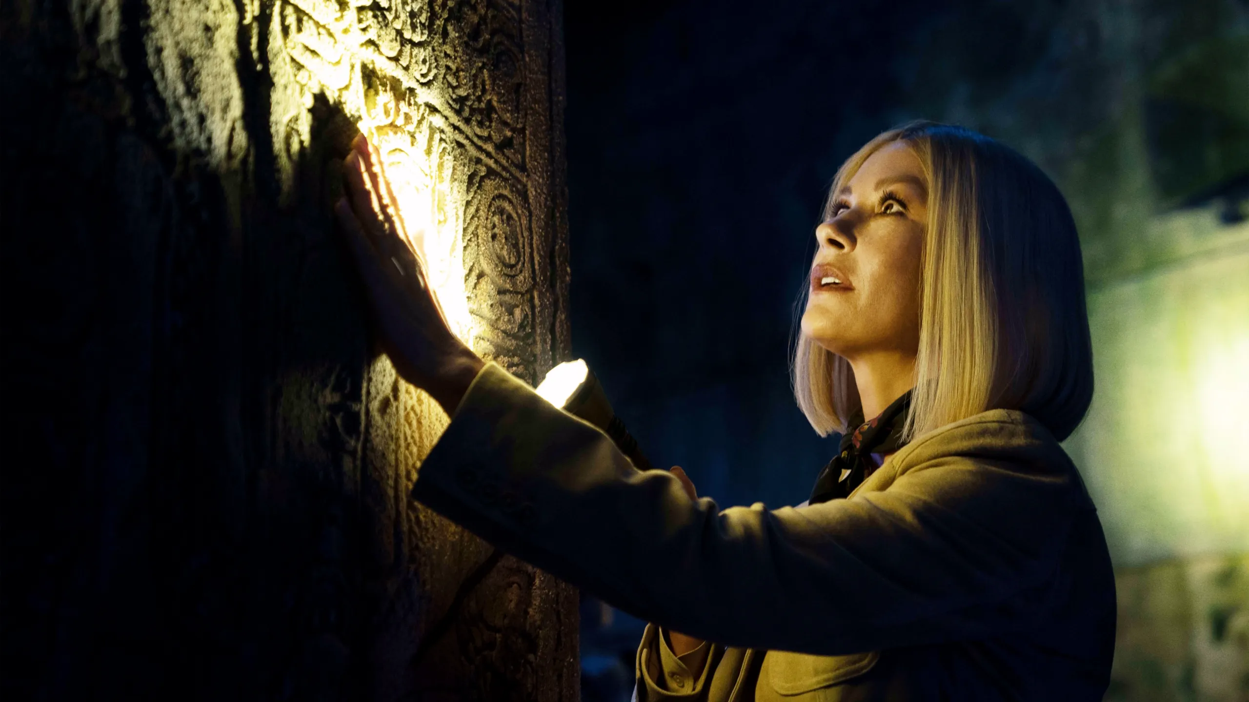 thumbnail - S1:E3 Graceland Gambit