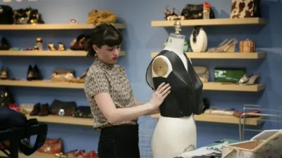 thumbnail - S5:E7 Fashion That Drives You