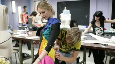 thumbnail - S5:E3 Bright Lights/Big City