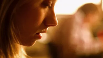 thumbnail - S1:E3 Dial M for Mom