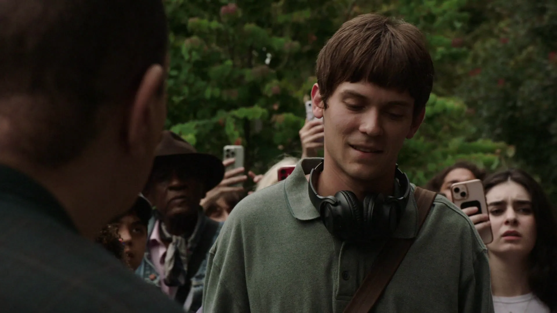 thumbnail - S26:E1 Fractured