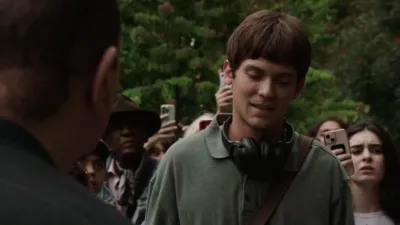 thumbnail - S26:E1 Fractured