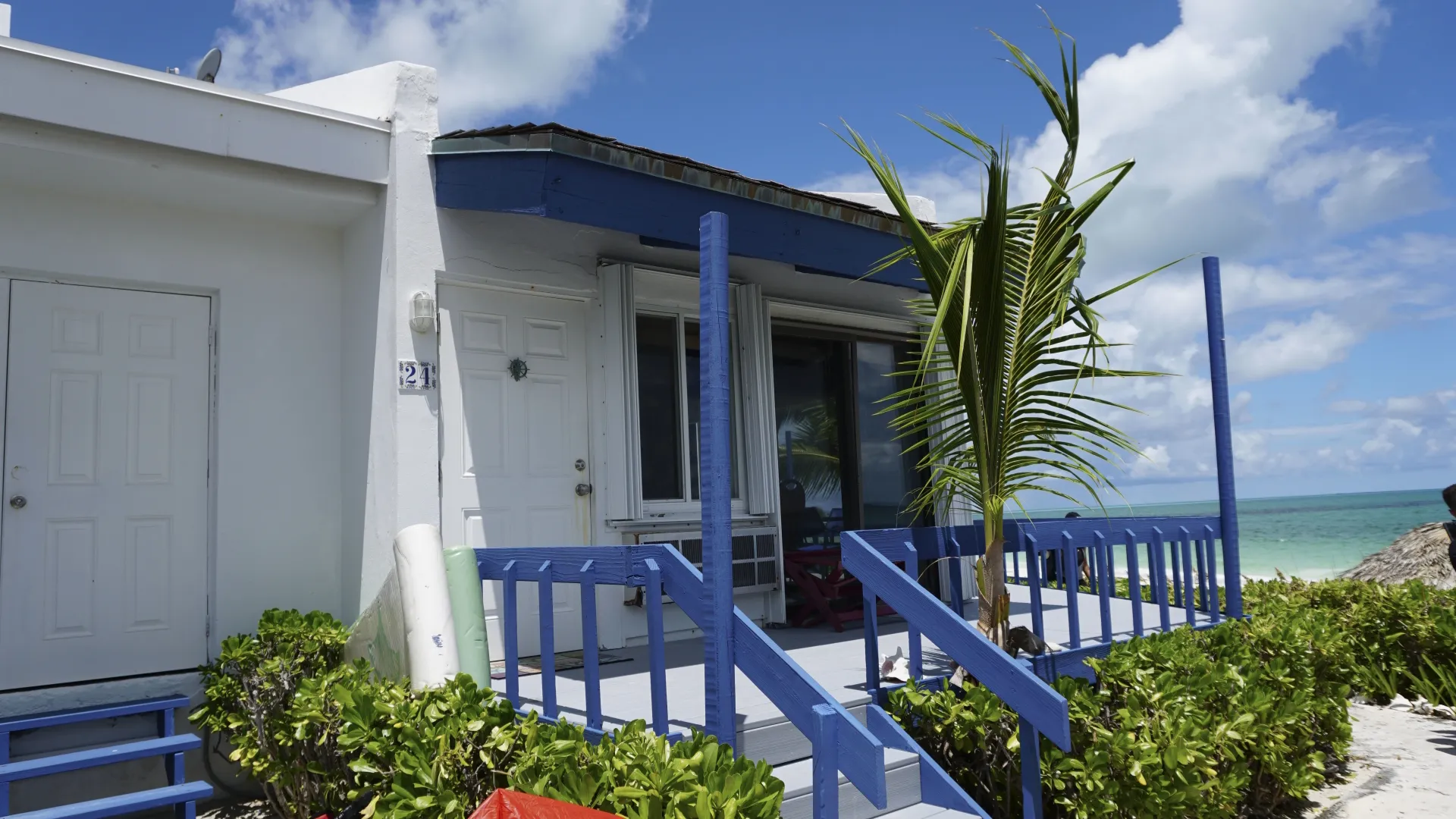 thumbnail - S4:E12 Something's Gotta Give