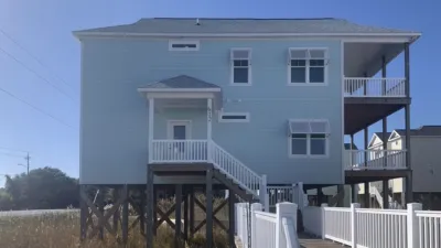 thumbnail - S21:E13 Reconnecting in Atlantic Beach
