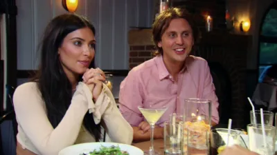 thumbnail - S1:E10 Best Friends with Benefits