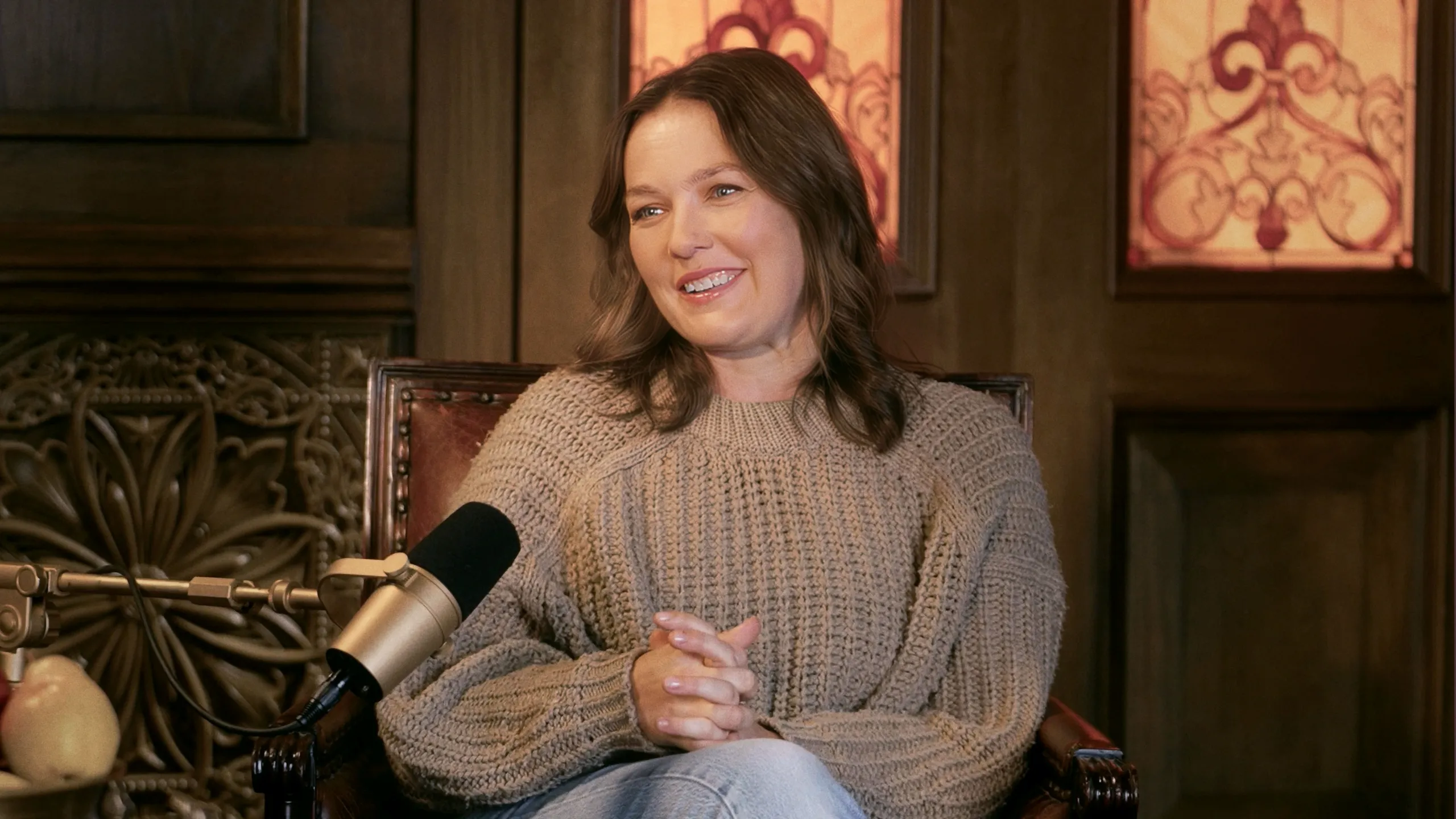 thumbnail - S2:E7 Episode 207: Mom of the Year