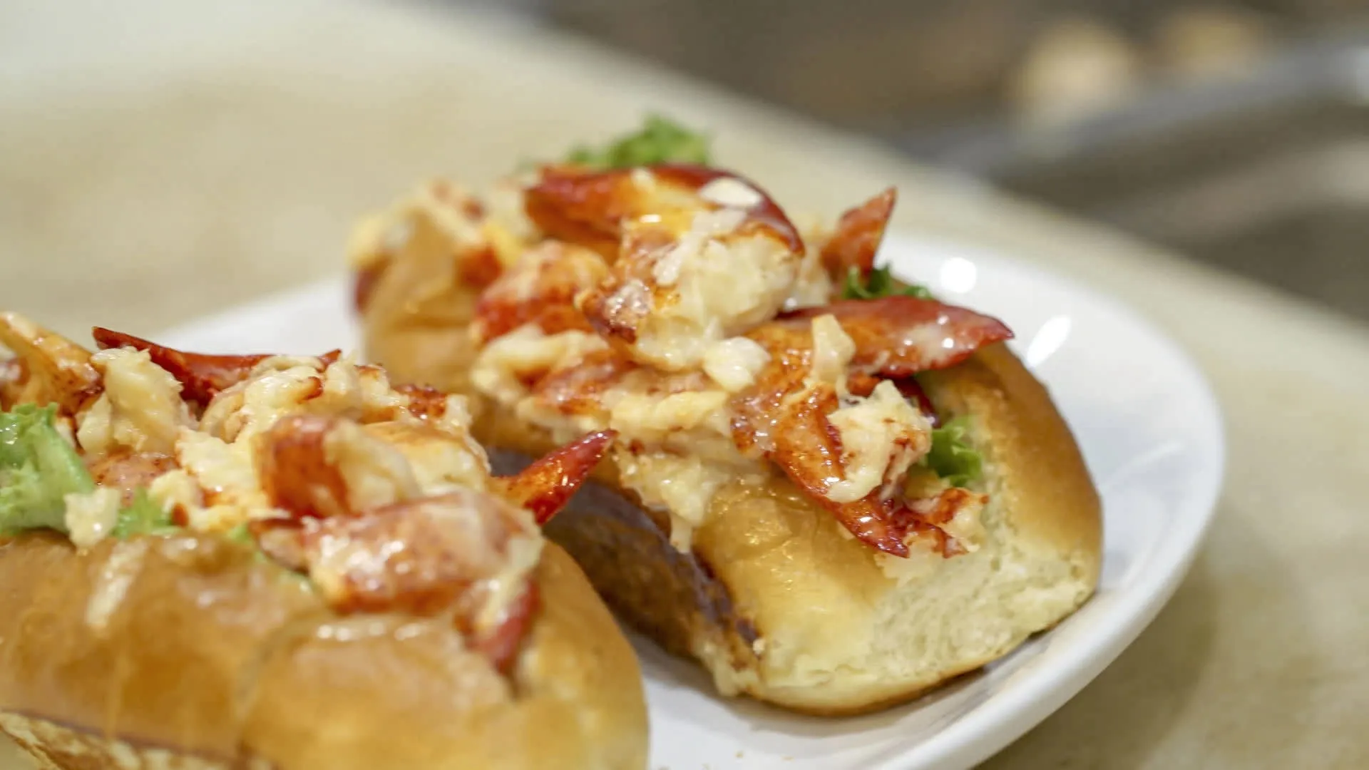 thumbnail - S11:E7 Lobster Rolls and Smoked Duck