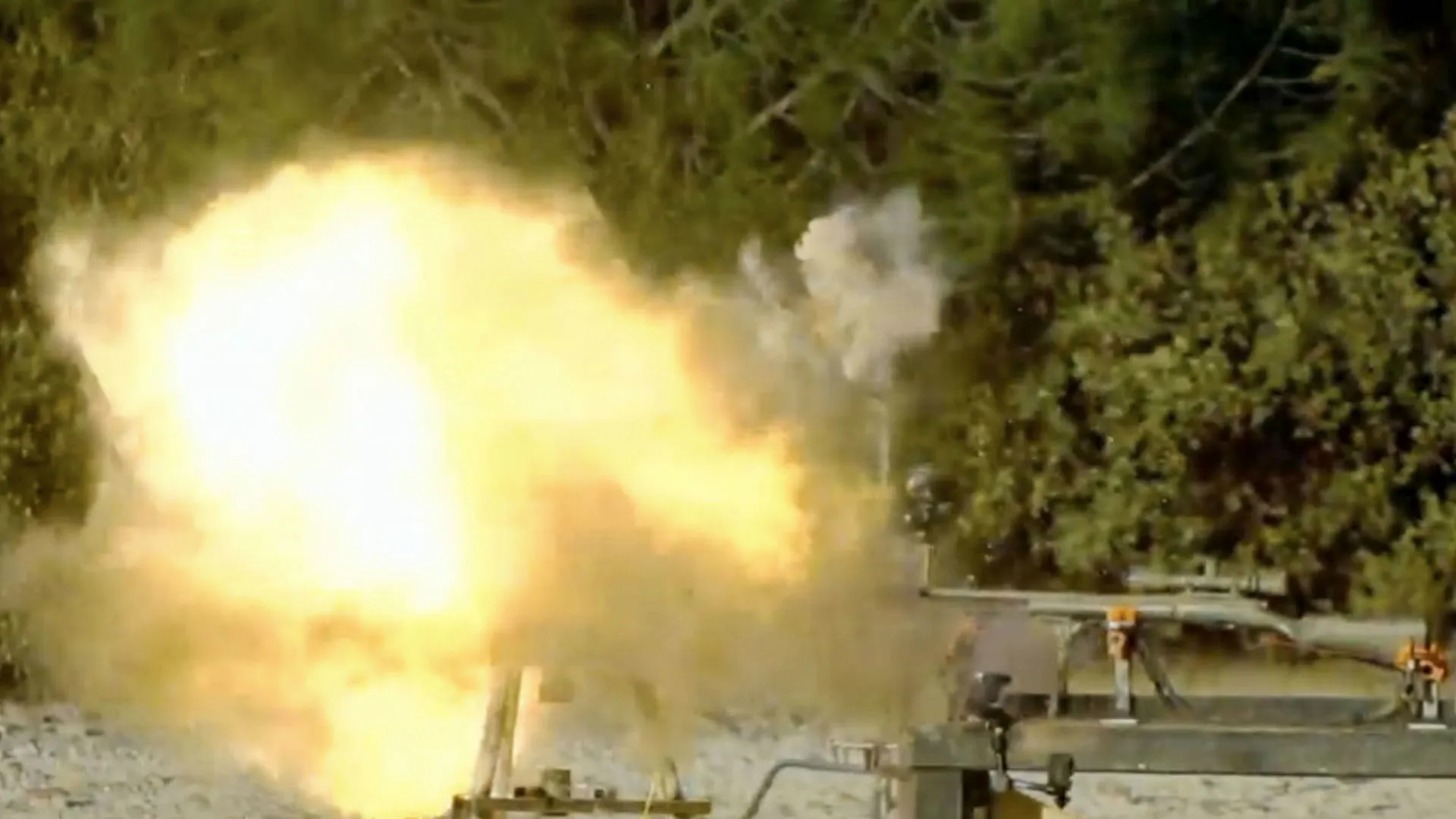 thumbnail - S16:E1 Fire in the Hole