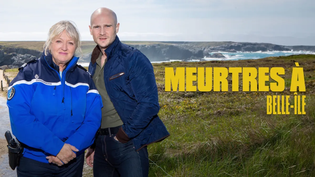 Regarder Meurtres à Belle-Île | Disney+