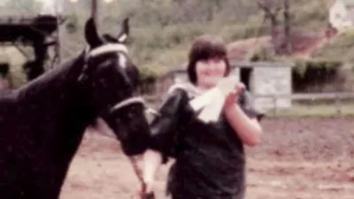 thumbnail - S9:E6 The Only Way Out