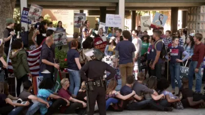 thumbnail - S5:E9 Prom