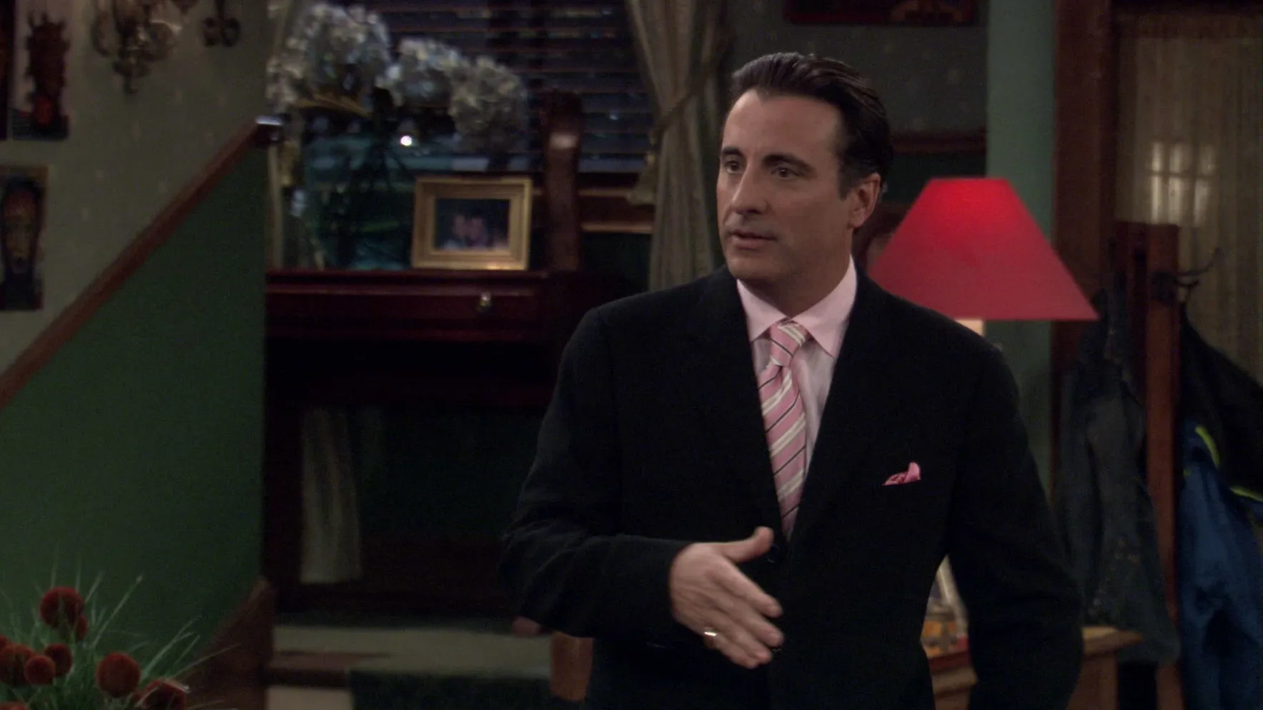 thumbnail - S5:E17 George Doesn't Trustee Angie's Brother