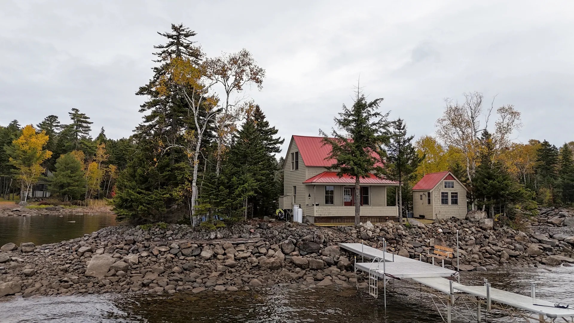 thumbnail - S3:E4 Remote Water Home in Maine
