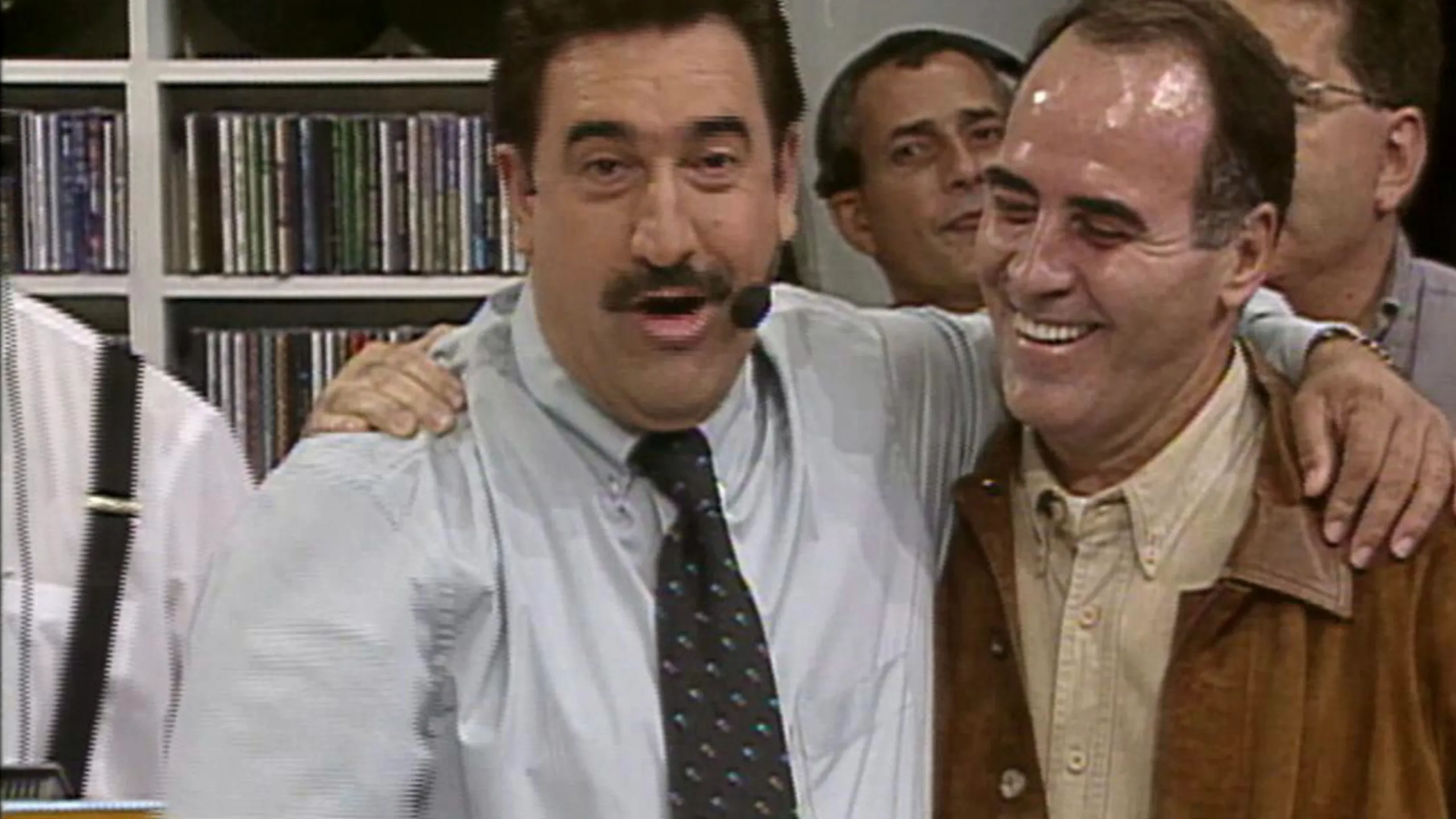 thumbnail - S1:E1 A Popular Guy