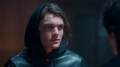 thumbnail - S1:E8 Aurora