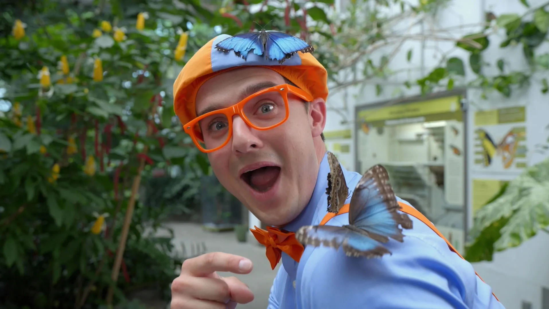 thumbnail - S5:E3 Blippi Makes Crafts at the Pacific Science Center
