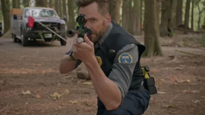 thumbnail - S4:E1 Bear Cubs and Broncos