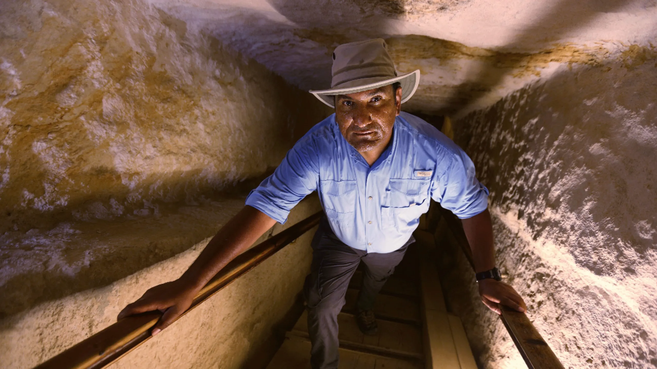 thumbnail - S1:E2 Hunt for the Pyramid Tomb