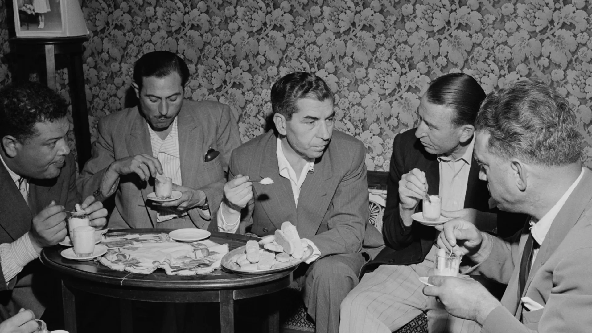 thumbnail - S6:E15 The Killing of Bugsy Siegel