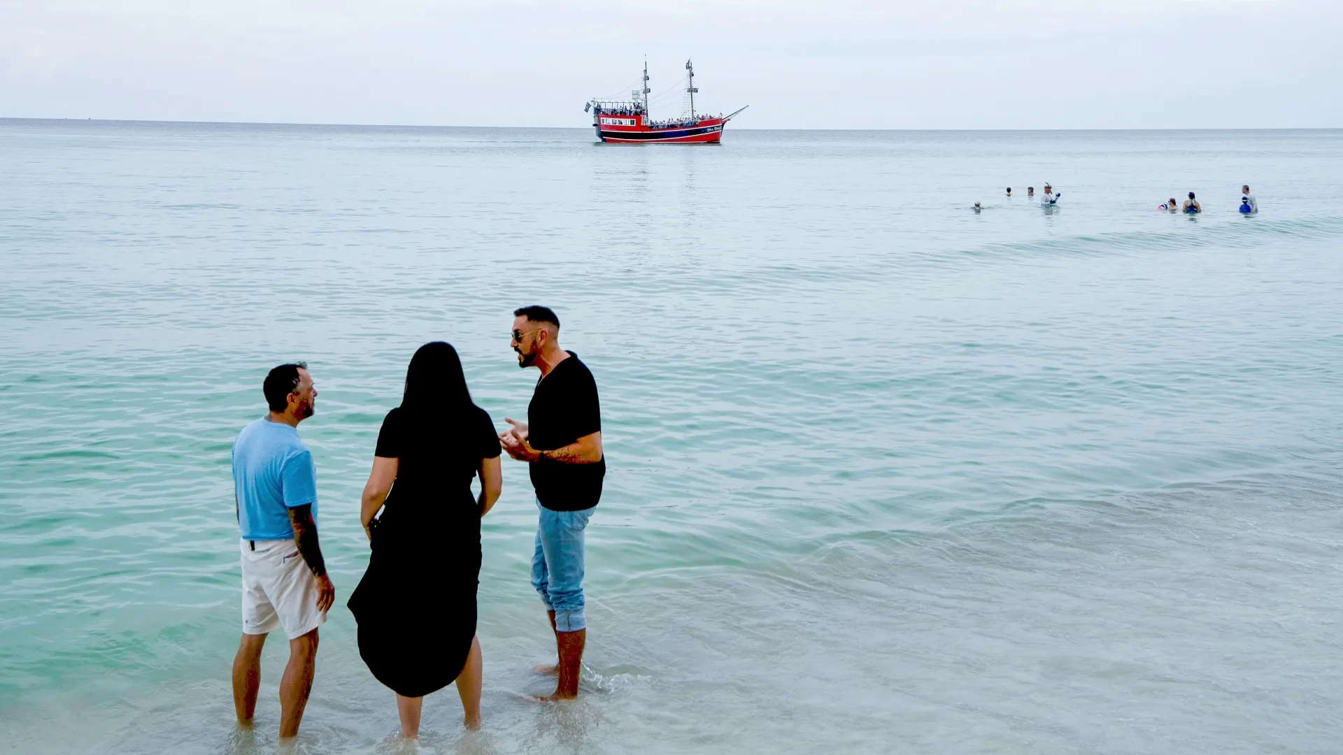 thumbnail - S1:E7 Yacht Curious
