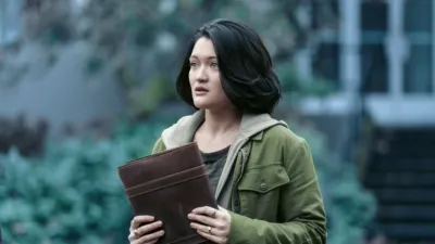 thumbnail - S1:E5 Reader Beware