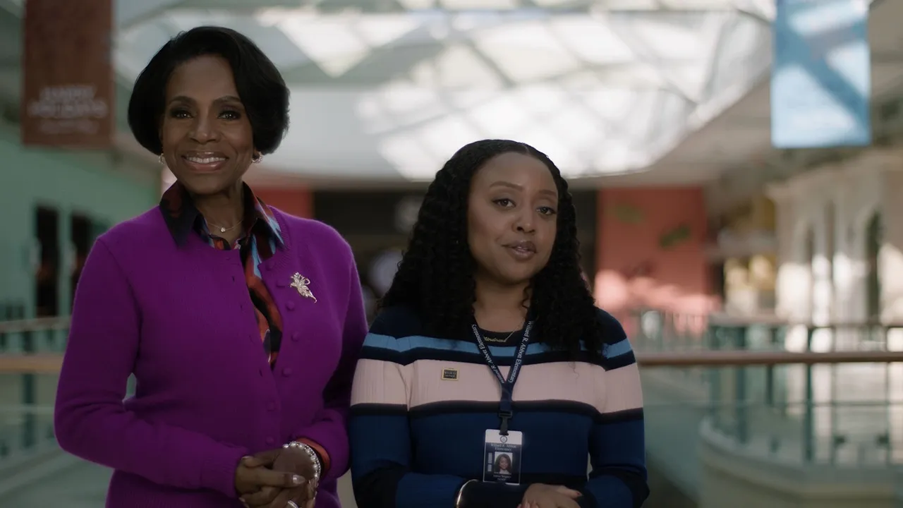 thumbnail - S5:E9 Mall