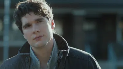 thumbnail - S3:E5 I’d Like to Hold Her Head Under Water