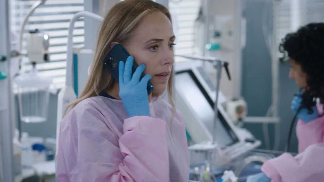 thumbnail - S22:E7 Skyfall