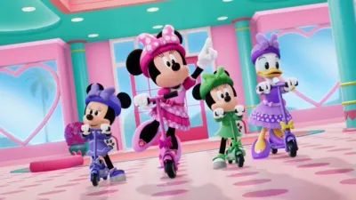 thumbnail - S1:E5 Scoot on Over