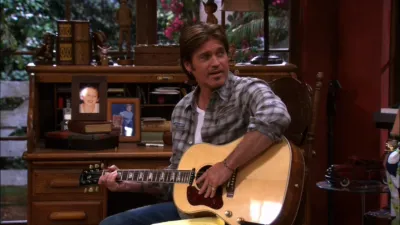 thumbnail - S4:E8 Hannah's Gonna Get This